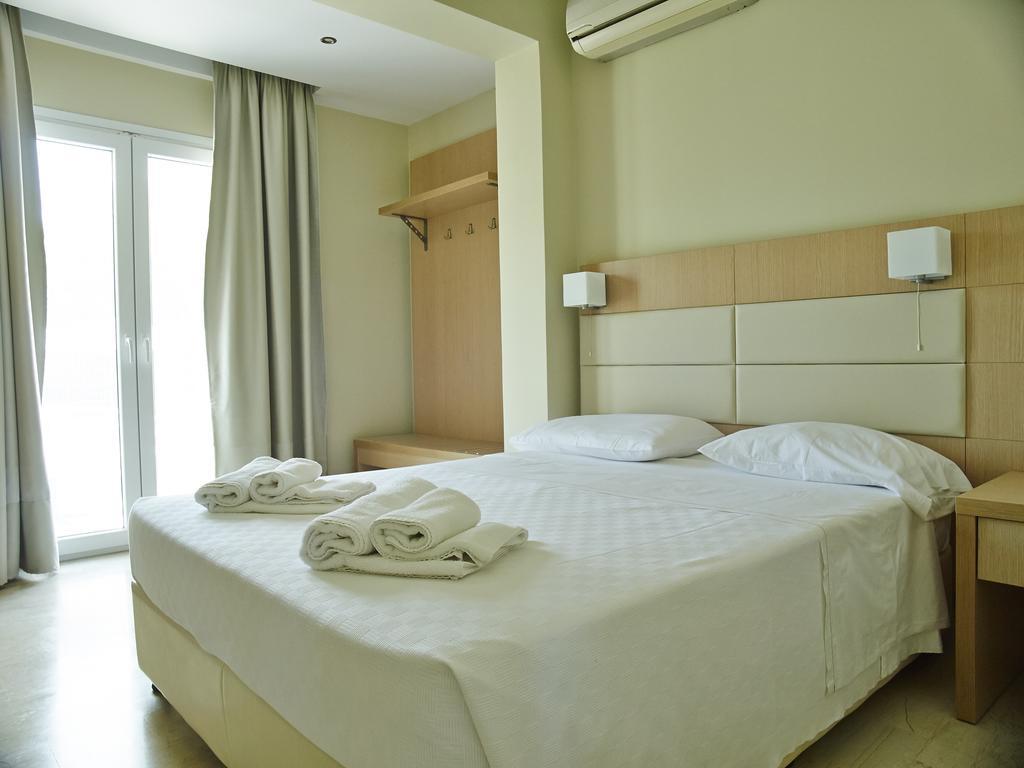 Cosmos Apartments วาซีลีกี ห้อง รูปภาพ