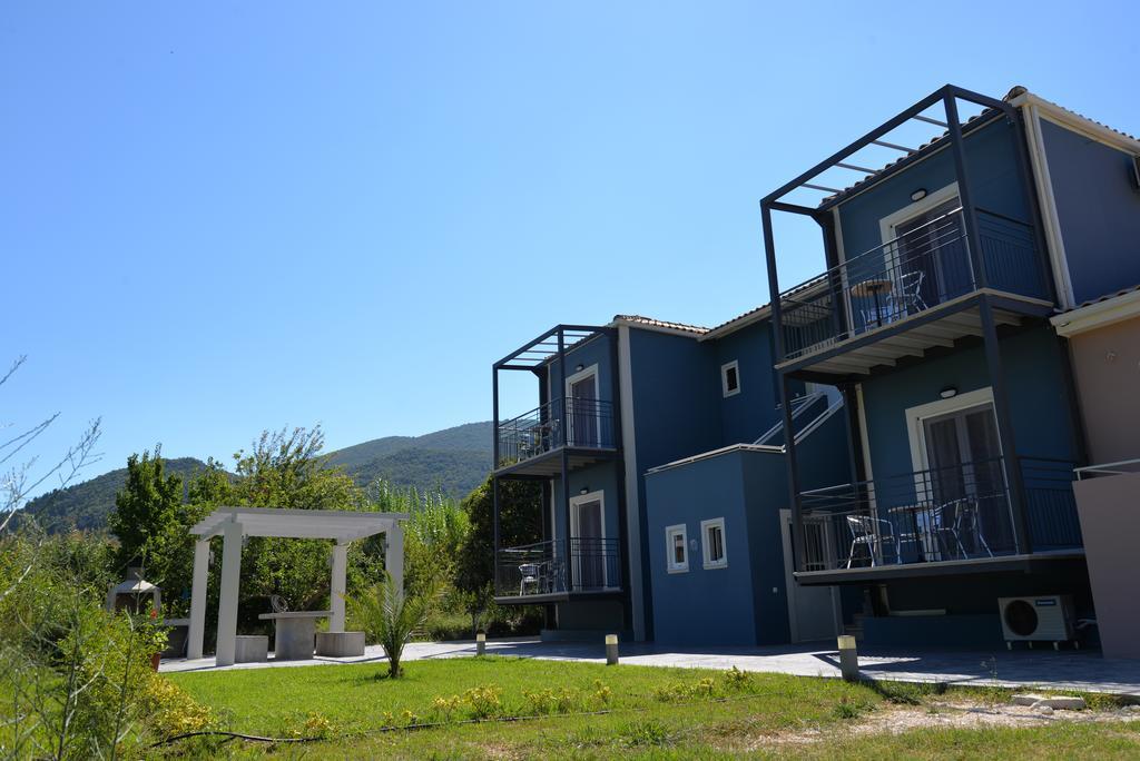 Cosmos Apartments วาซีลีกี ภายนอก รูปภาพ